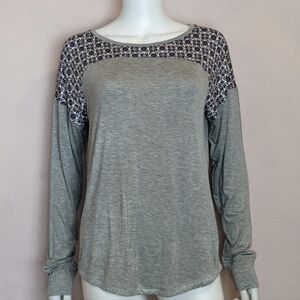 Vera Bradley Light Gray Long Sleeve Purple Floral Pajama Top size Medium